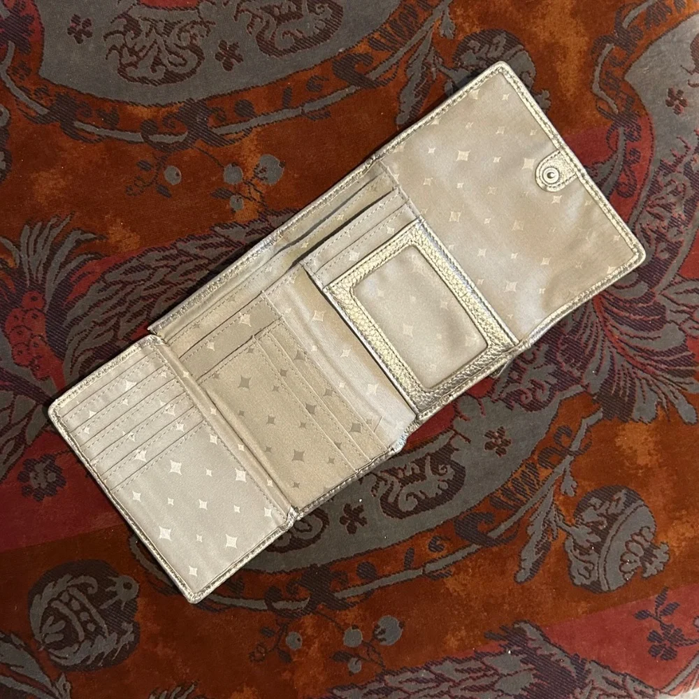 Fossil Metallic Gold/Silver Pebbled Leather Quadfold Wallet Keyhole Logo EUC - Picture 2 of 4